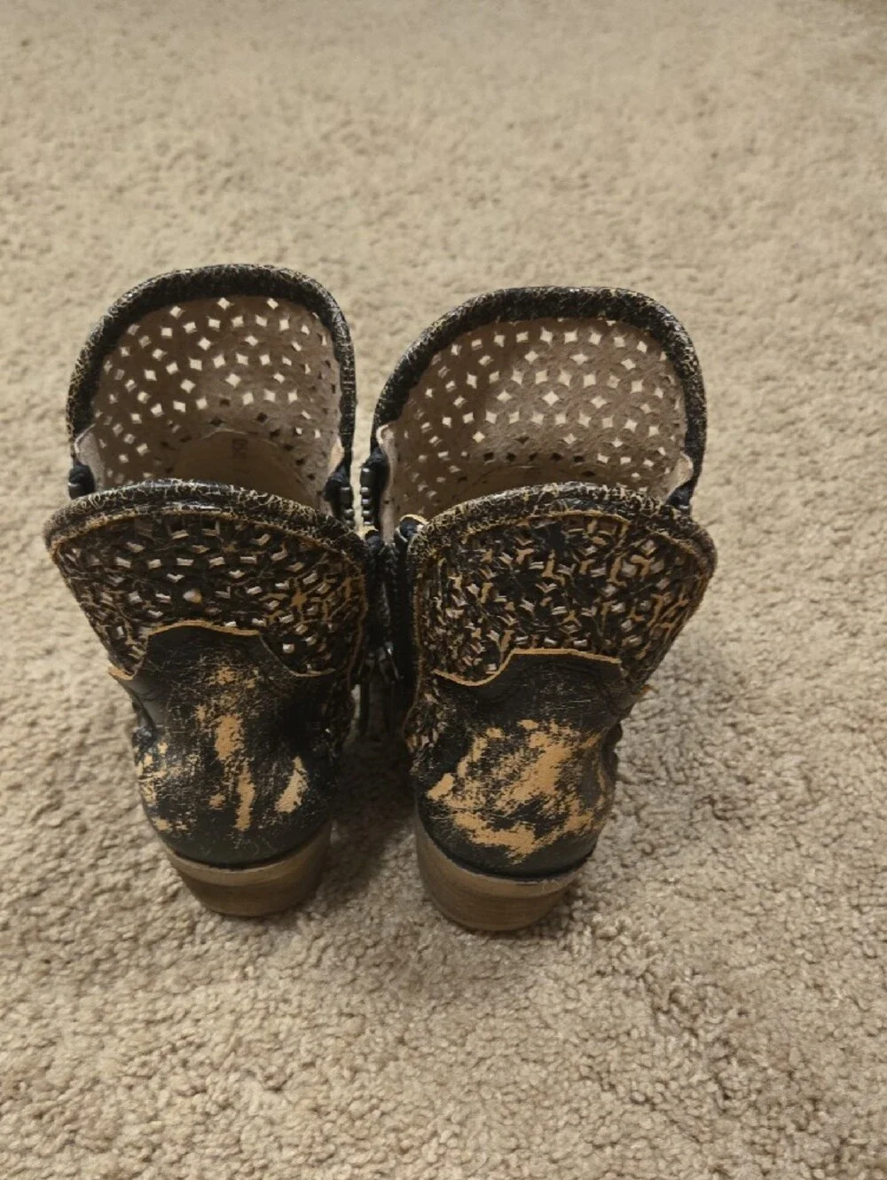 Circle G Black and Tan Distressed Ankle Booties